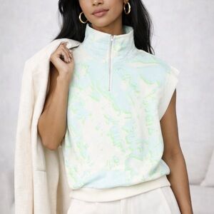 Sleeveless Mock Neck Pullover Top in Pale Mint Marble